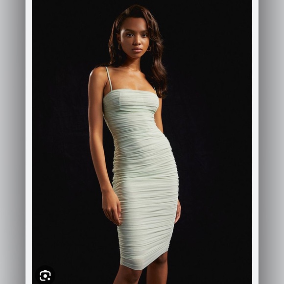 Aritzia, Brand new with tag Ten by Babaton ruched bodycon midi dress size 4 - Picture 1 of 9